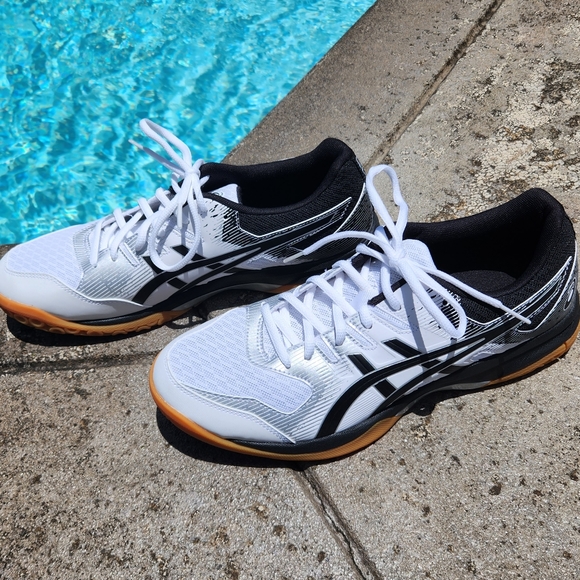 Like new GEL-ROCKET 9 indoor court shoe Volleyball sz 11.5 blk/wht - Picture 11 of 17